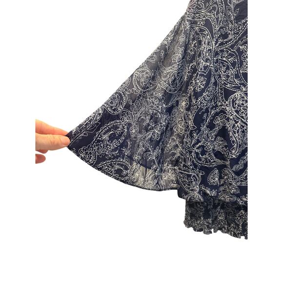 Chaus Women’s Medium Dark Blue blouse white paisley Floral print business casual - Picture 4 of 7